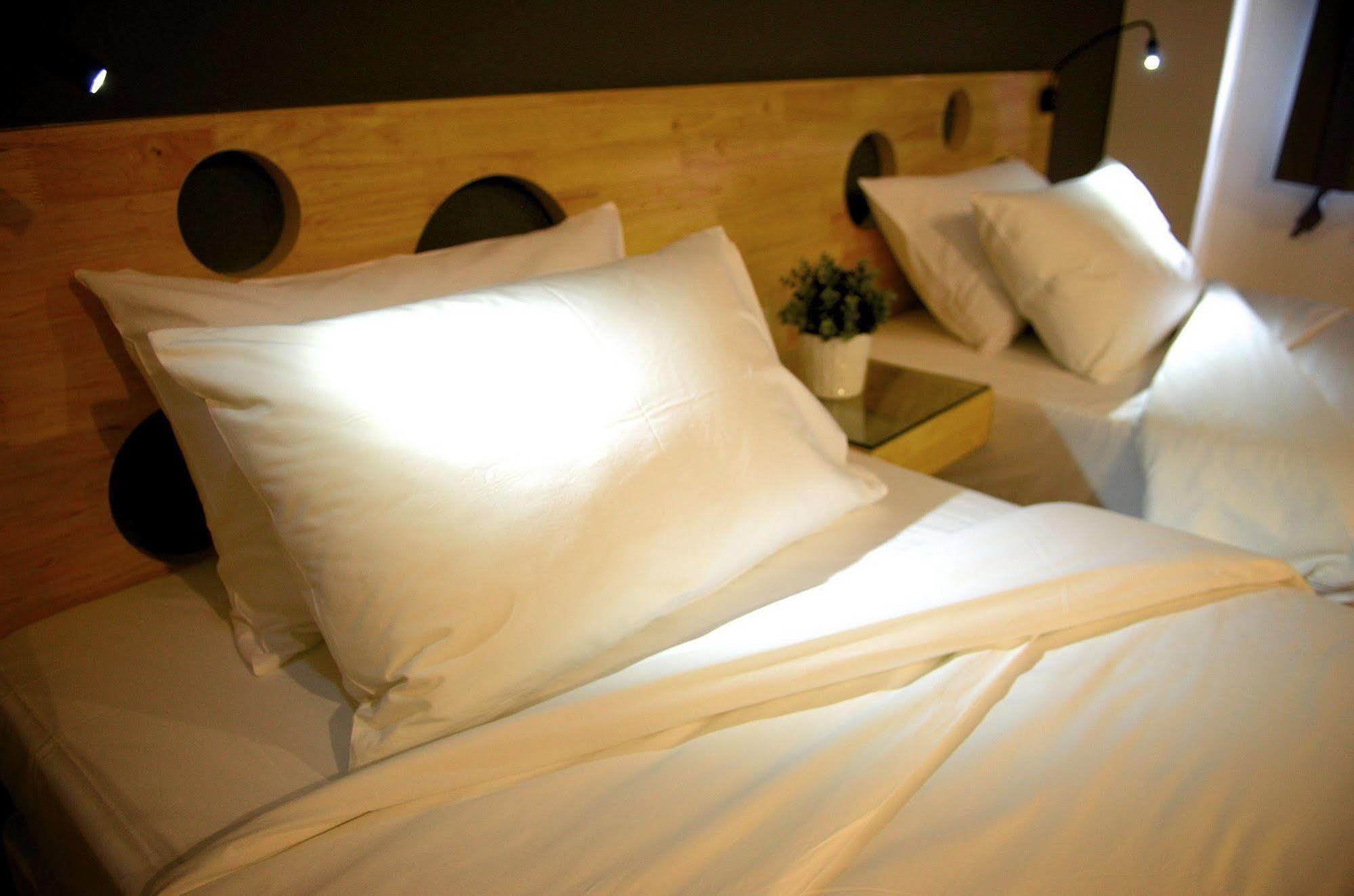Mybed Ratchada Hotel Banguecoque Exterior foto